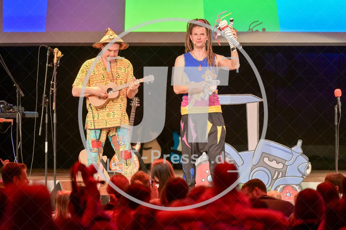 Happy Jungle Show - die kunterbunte Urwaldshow mit Rodscha und Tom am 13.04.2024 im Alten Stadttheater in Eichstätt.