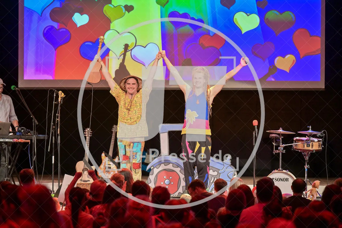 Happy Jungle Show - die kunterbunte Urwaldshow mit Rodscha und Tom am 13.04.2024 im Alten Stadttheater in Eichstätt.