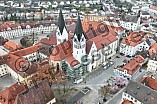 Drohnenaufnahme vom Domplatz am 22.03.2024 in Eichstätt.