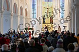 Andacht zur Aussendung des Friedenslichts mit Diözesanjugendseelsorger Korbinian Müller und Diözesankuraten der DPSG Pastoralreferent Matthias Heim am 17.12.2023 in der Pfarrkirche St. Johannes in Eichstätt-Rebdorf.