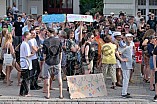 Demonstration gegen eine Veranstaltung der AfD am 09.07.2023 auf dem Residenzplatz in Eichstätt.
