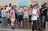 Demonstration gegen eine Veranstaltung der AfD am 09.07.2023 auf dem Residenzplatz in Eichstätt.