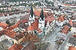 Drohnenaufnahme vom Domplatz am 22.03.2024 in Eichstätt.