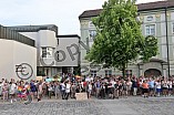 Demonstration gegen eine Veranstaltung der AfD am 09.07.2023 auf dem Residenzplatz in Eichstätt.
